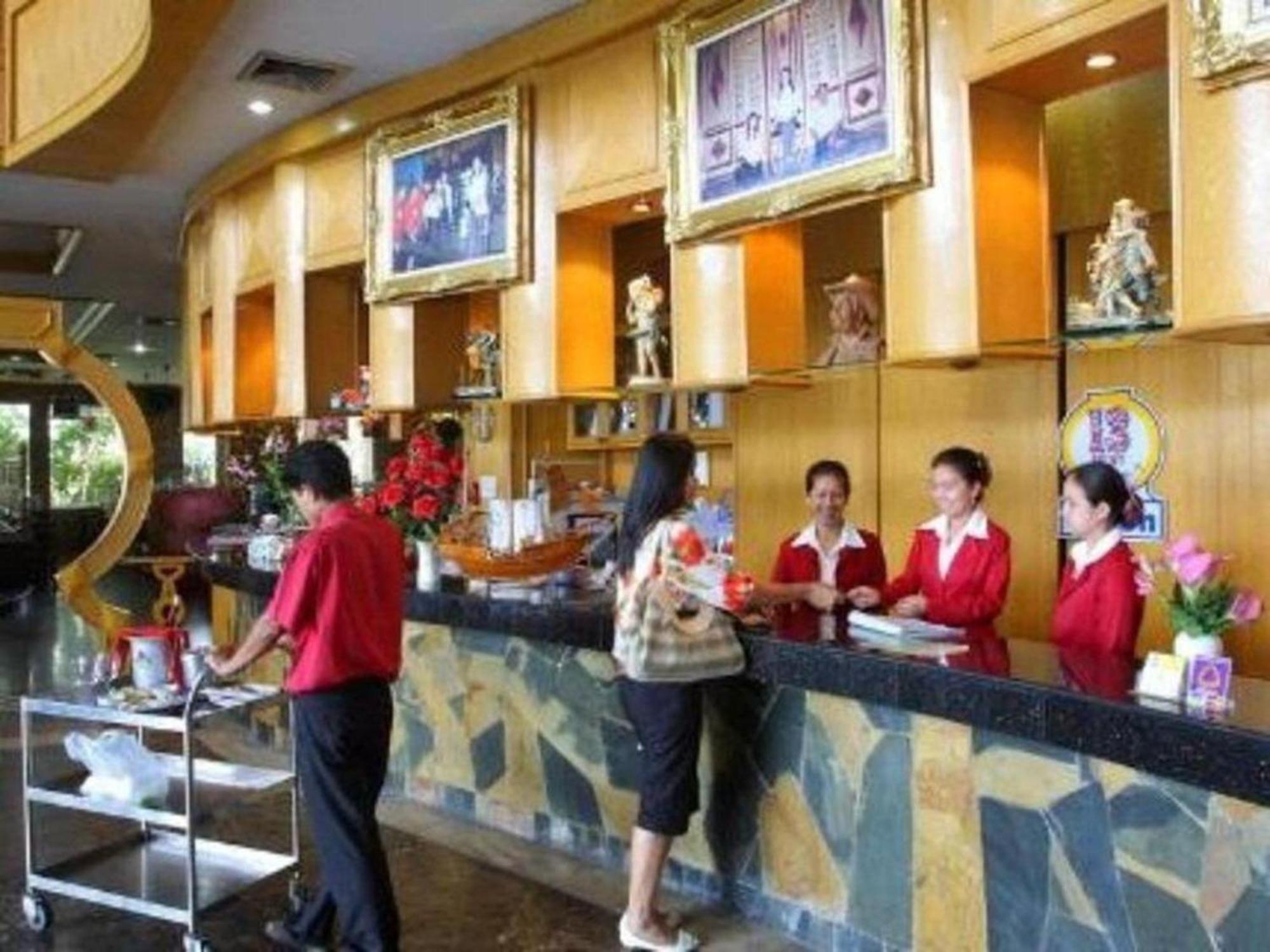Oyo 75466 -13 Coins Bang Yai Hotel Nonthaburi Exteriör bild