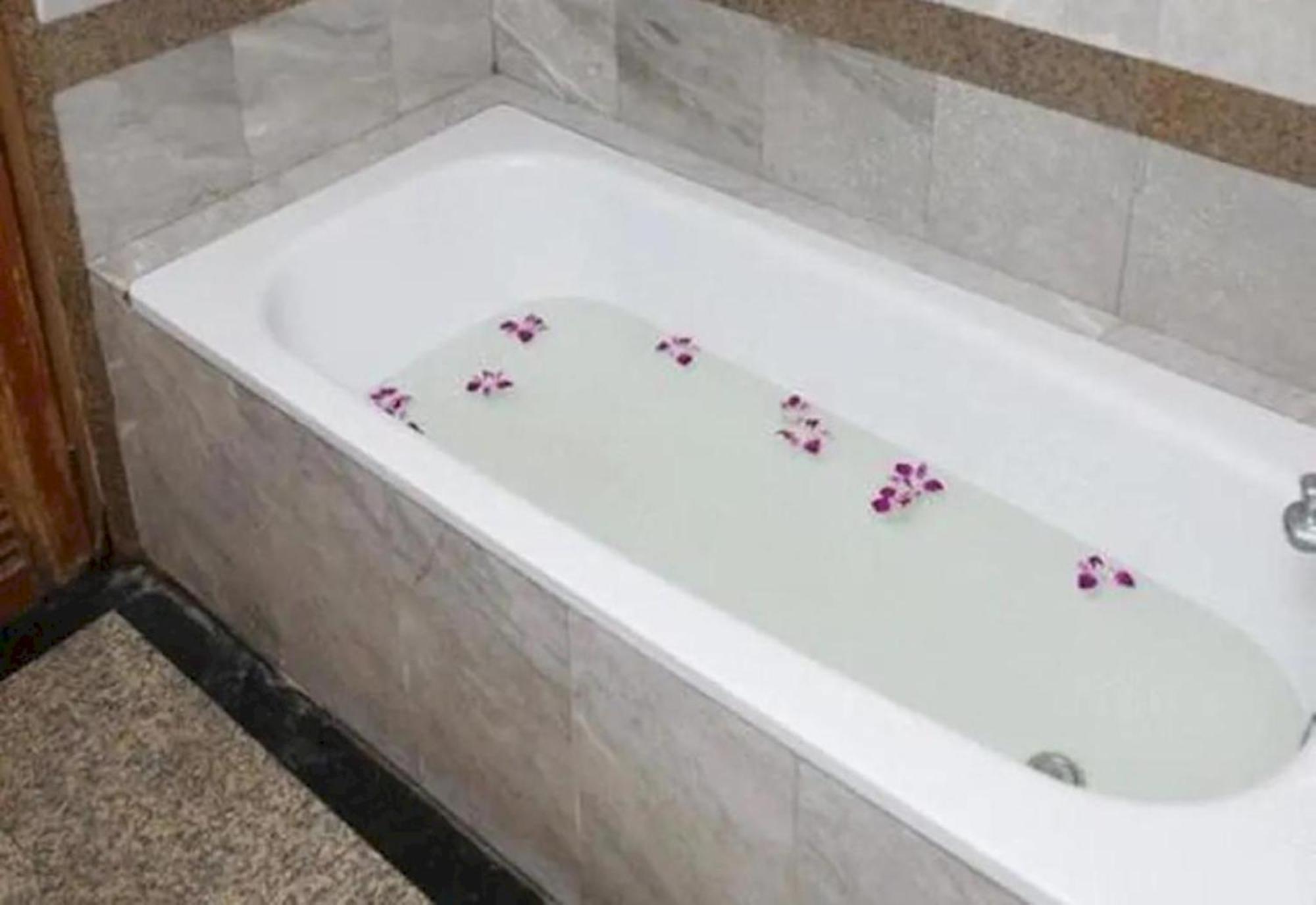 Oyo 75466 -13 Coins Bang Yai Hotel Nonthaburi Exteriör bild