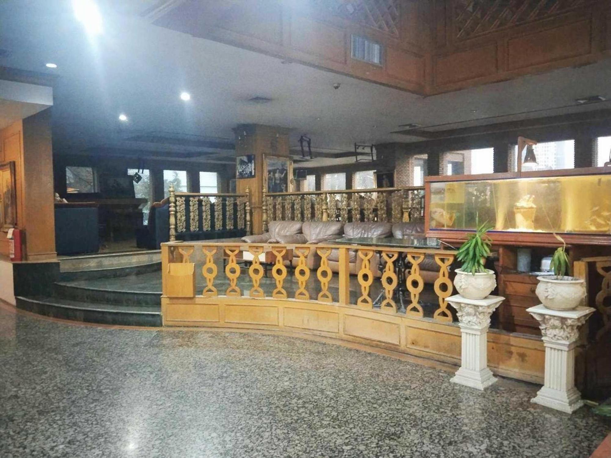 Oyo 75466 -13 Coins Bang Yai Hotel Nonthaburi Exteriör bild